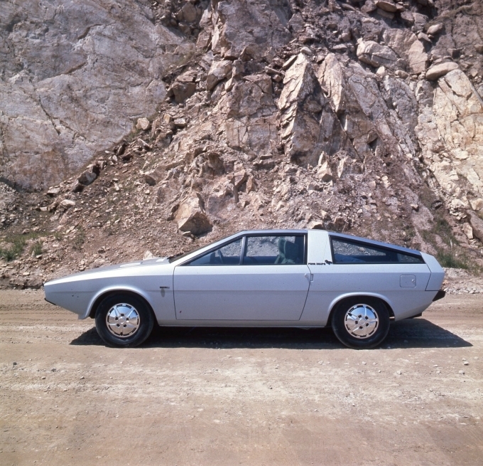 1974 포니 쿠페 콘셉트 모델.