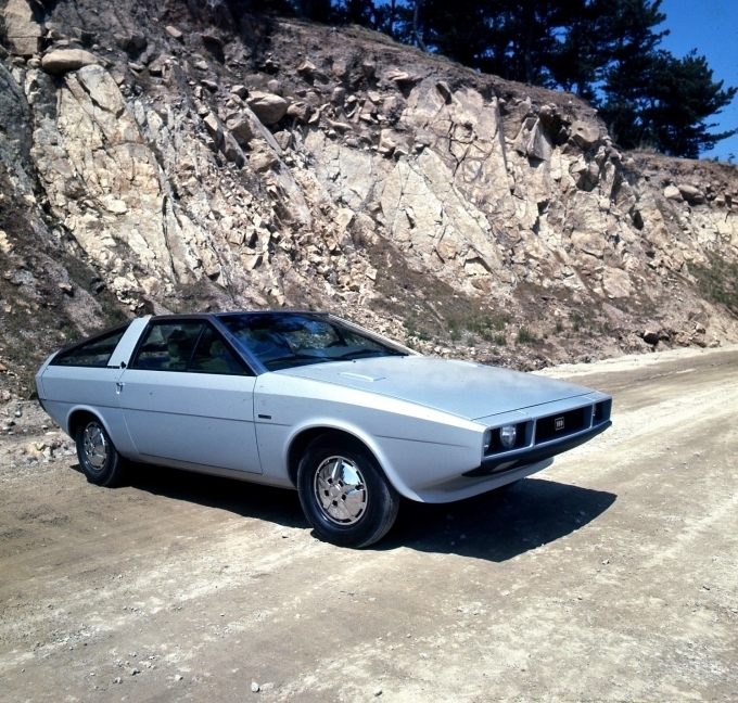 1974 포니 쿠페 콘셉트 모델.