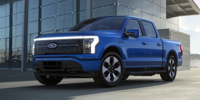 포드 F-150 라이트닝