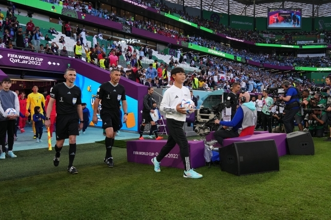 기아 OMBC로 선발된 글로벌 축구 유망주 입장 장면