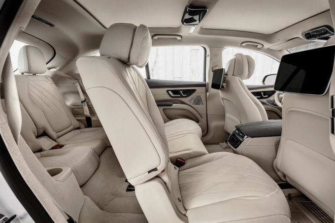 -더 뉴 EQS SUV 인테리어