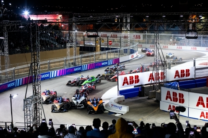 한국타이어의 포뮬러 E ‘2023 코어 디리야 E-PRIX’ 대회 현장