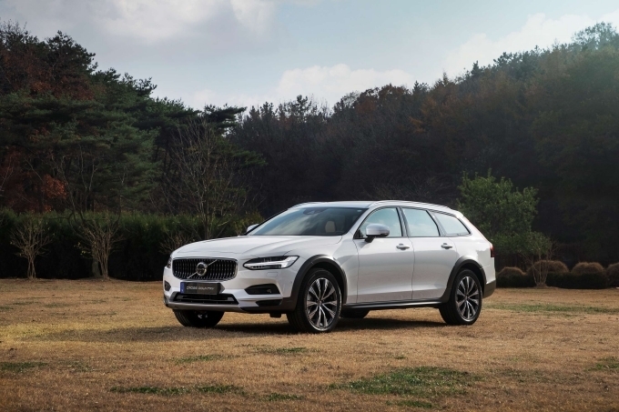 볼보자동차 V90 크로스컨트리