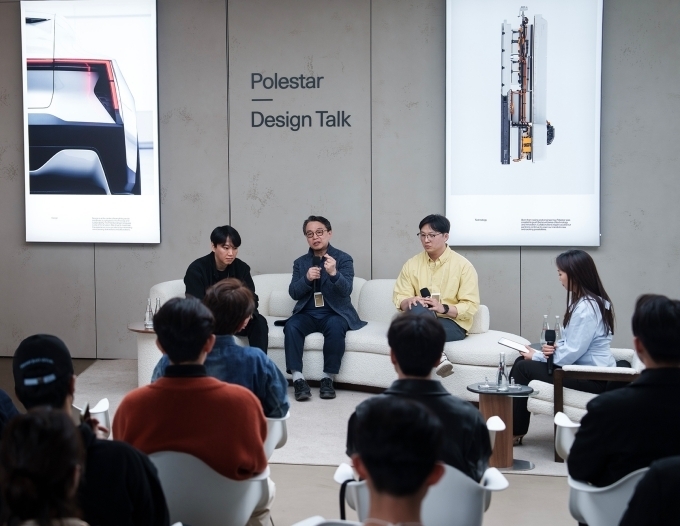 폴스타 디자인 토크 패널 참가자. 왼쪽부터 이스턴에디션 임대선 대표, 홍익대 산업디자인 학과 구상 교수, 누깍 코리아 김경준 대표