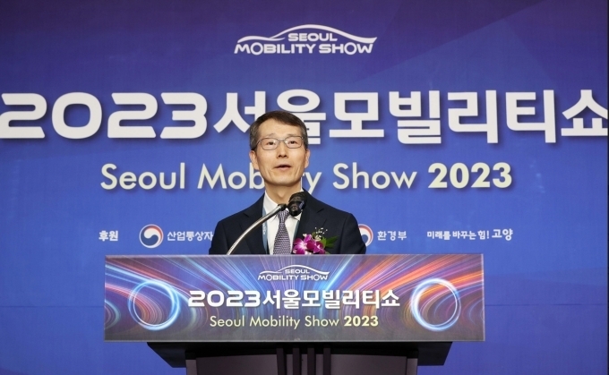 경기도 고양시 킨텍스에서 열린 2023서울모빌리티쇼 개막식에서 강남훈 서울모빌리티쇼조직위원장이 개회사를 하고 있다.