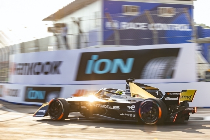 한국타이어의 포뮬러 E 2023 줄리어스 베어 상파울루 E-PRIX 대회 현장