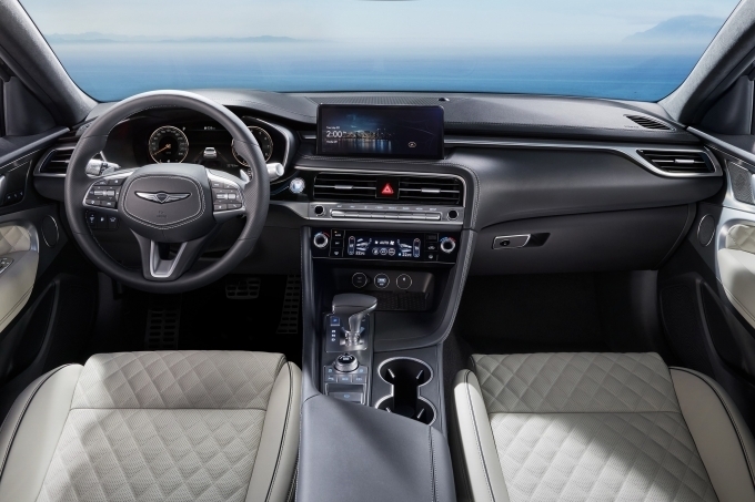2023 G70 실내