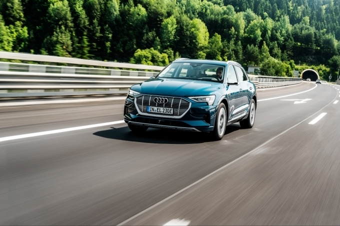 아우디코리아_Audi e-tron 55 quattro