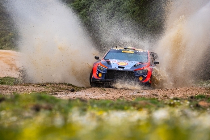 ‘2023 월드랠리챔피언십’ 이탈리아 랠리에 참가한 현대자동차 ‘i20 N Rally1 하이브리드’ 경주차의 모습