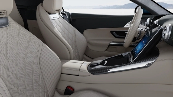 메르세데스-AMG SL 63 4MATIC+ 온라인 스페셜 서머 브리즈 인테리어