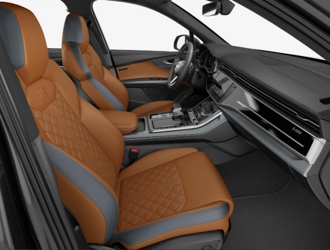 아우디 Q8 50 TDI 콰트로 익스클루시브 에디션 코냑 브라운 내장