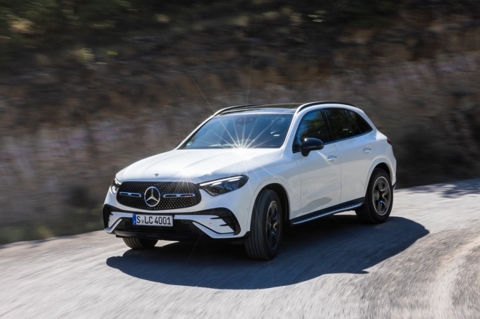 더 뉴 메르세데스-벤츠 GLC 300 4MATIC
