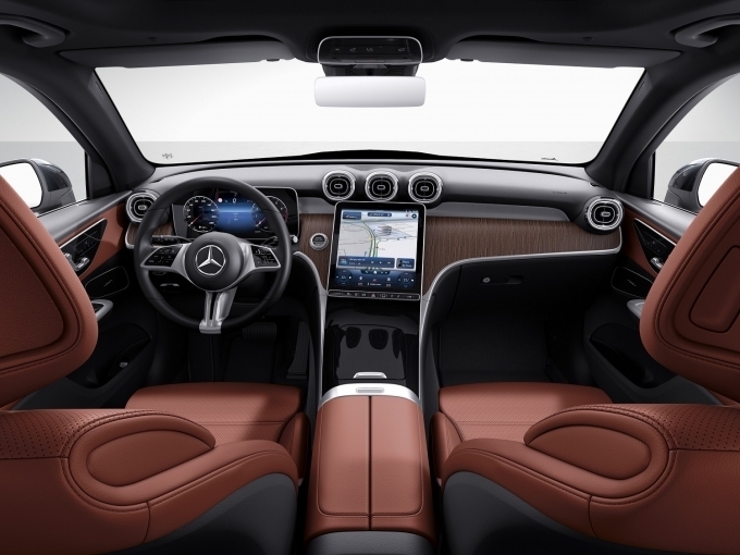 더 뉴 메르세데스-벤츠 GLC 220 d 4MATIC 실내