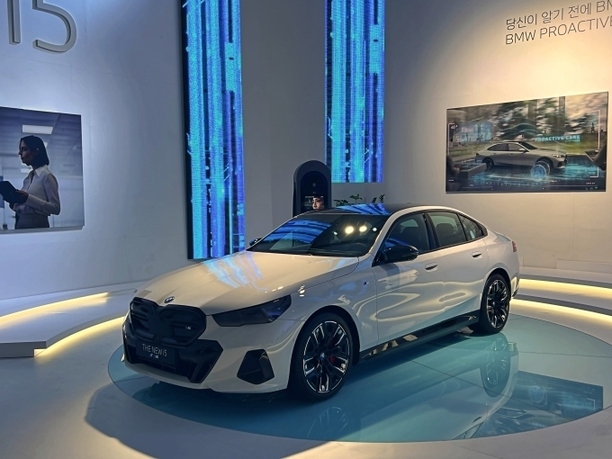 BMW i5