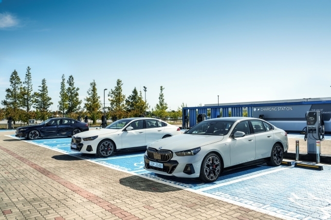 BMW i5