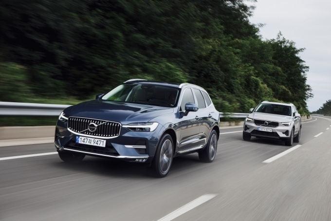볼보자동차 2024년식 차량(왼쪽부터 XC60, XC40)