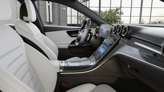 벤츠 C 300 4MATIC AMG 라인 온라인 스페셜 폴라 화이트 인테리어
