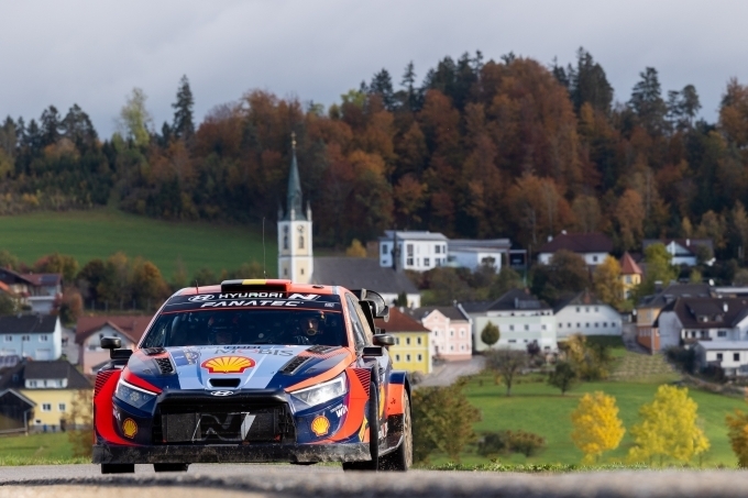 '2023 월드랠리챔피언십' 중부 유럽 랠리에 참가한 현대자동차 'i20 N Rally1 하이브리드' 경주차의 모습