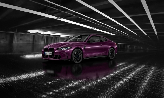 BMW M4 컴페티션 스페셜 에디션 트와일라잇 퍼플