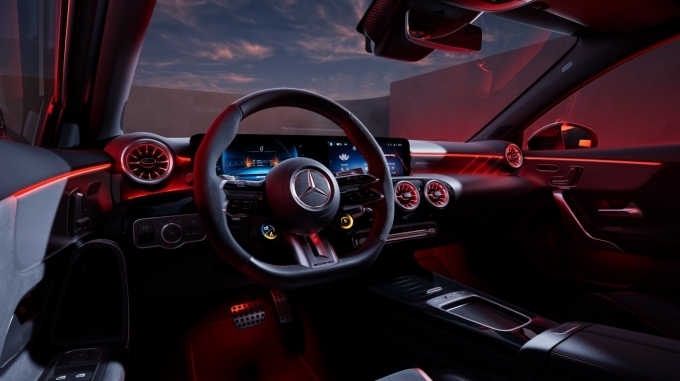 -더 뉴 메르세데스-AMG A 35 S 4MATIC 세단 인테리어