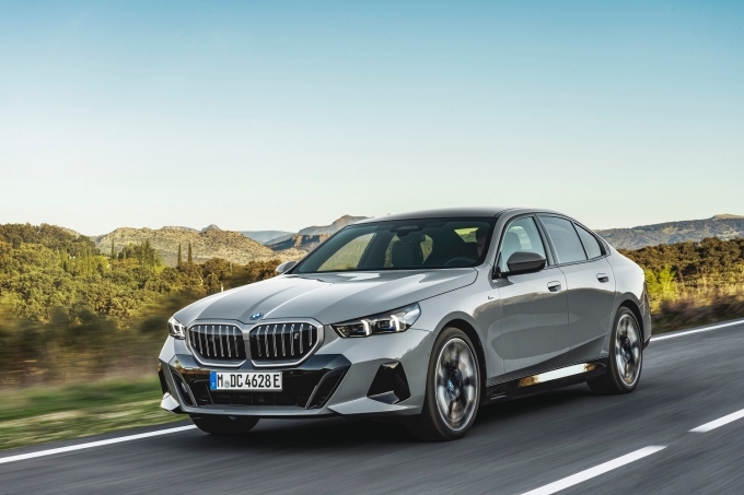 BMW 뉴 i5 eDrive40