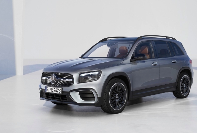 더 뉴 GLB 250 4MATIC