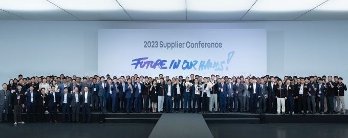 지난해 5월 르노코리아와 200여 협력사 관계자가 참석한 가운데 진행한 ‘2023 협력업체 컨퍼런스’ 모습