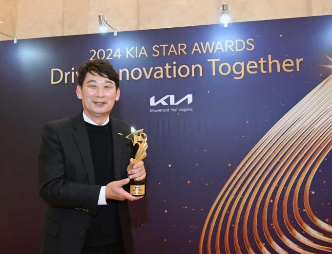 기아 판매왕 1위 및 EV 판매왕 1위 정태삼 영업이사