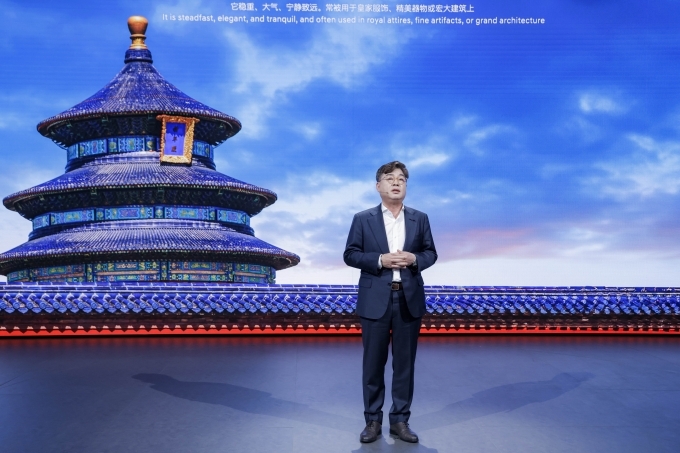 2024 베이징 국제 모터쇼 제네시스 프레스 컨퍼런스에서 발표 중인 제네시스 중국법인(GMC) 업무총괄 이철 상무