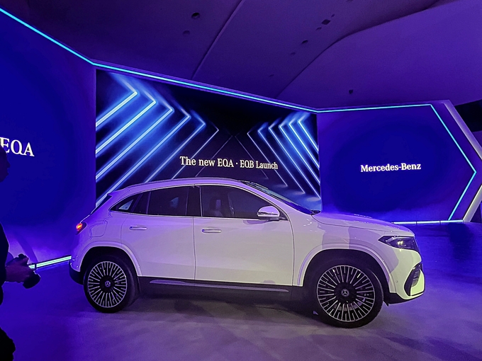 더 뉴 EQA AMG