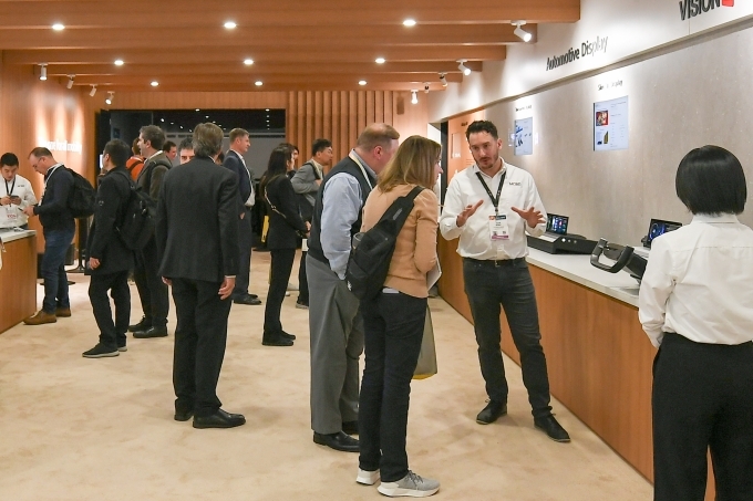 현대모비스는 CES 2024 프라이빗 부스에 다양한 미래 모빌리티 핵심 기술을 전시해 글로벌 주요 고객사들로부터 큰 관심을 받았다.