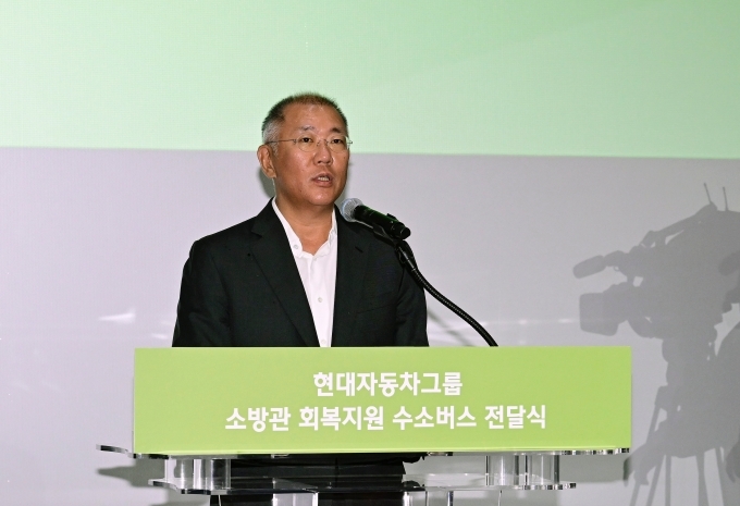 정의선 현대차그룹 회장이 인사말을 하고 있다.