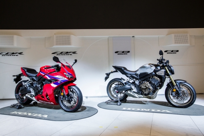 CBR650R(왼쪽), CB650R(오른쪽)