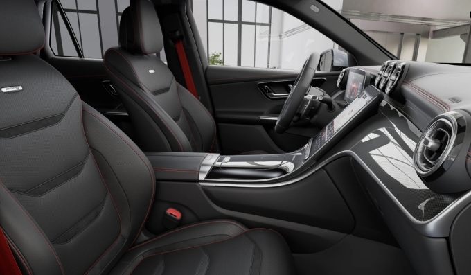 메르세데스-AMG GLC 43 4MATIC 그레이트 화이트 에디션 인테리어