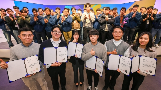 현대모비스는 지난 19일 경기도 용인에 위치한 기술연구소에서 ‘2024 엠필즈 페스타’를 개최했다. 최근 5년간 현대모비스 직원들의 모빌리티 기술 아이디어 제안 건수는 총 4200건에 달한다.