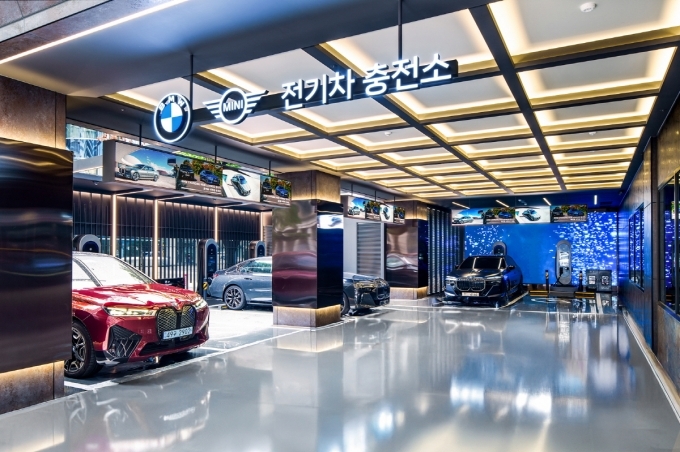BMW 차징 허브 라운지