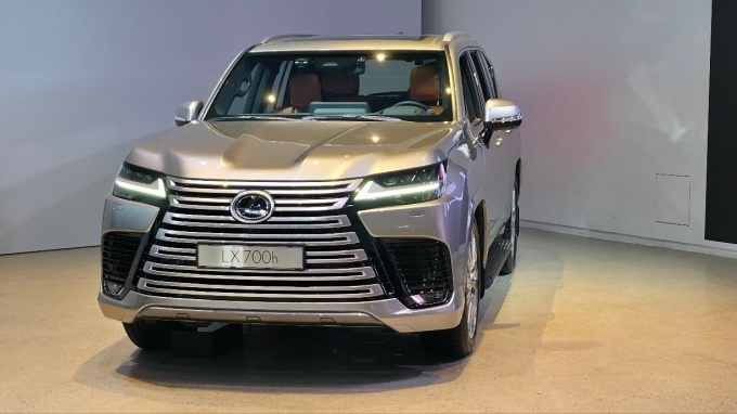 렉서스 플래그십 SUV ‘디 올 뉴 LX 700h’ 4인승 VIP