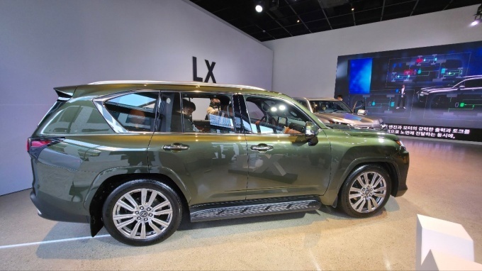 렉서스 플래그십 SUV ‘디 올 뉴 LX 700h’ 4인승 VIP