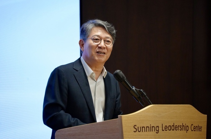 곽재선 KGM 회장이 3일 KG 써닝리더십센터에서 파트너사와 ‘2025년 파트너스 데이’ 행사에서 인사말을 하고 있다.