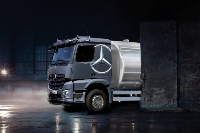 벤츠 2025년형 아록스 카고 2851L 6x4