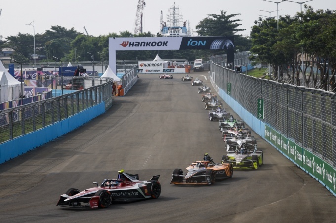 포뮬러 E 2025 자카르타 E-Prix 경기 장면