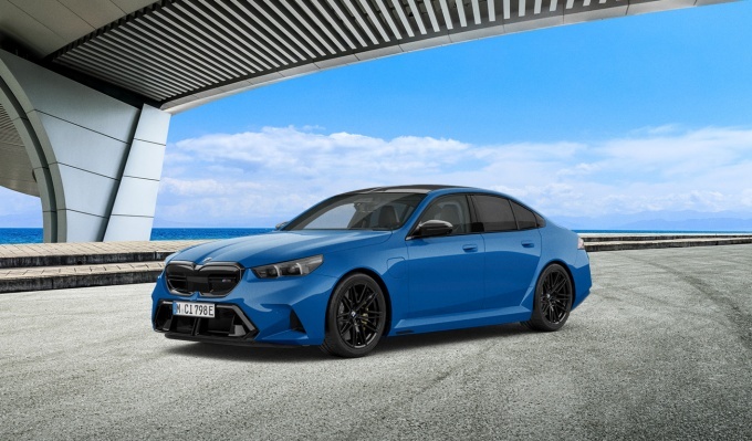 BMW M5 젠시안 블루 에디션