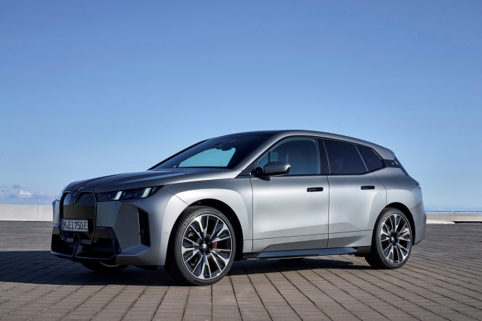 BMW iX