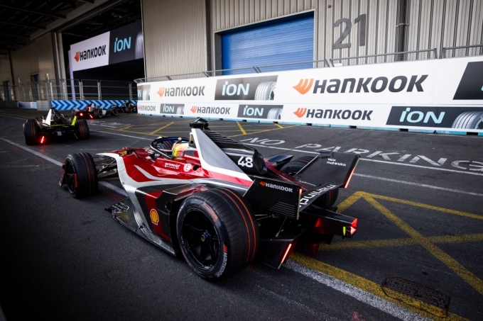 포뮬러 E 시즌 11 런던 E-Prix 경기 장면