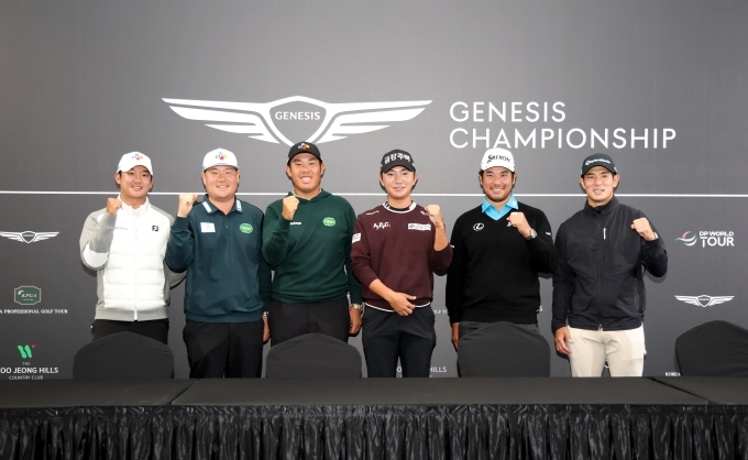 (왼쪽부터) 최승빈, 임성재, 안병훈, 옥태훈, 마쓰야마 히데키, 나카지마 케이타 선수가 기념 촬영을 하고 있다.