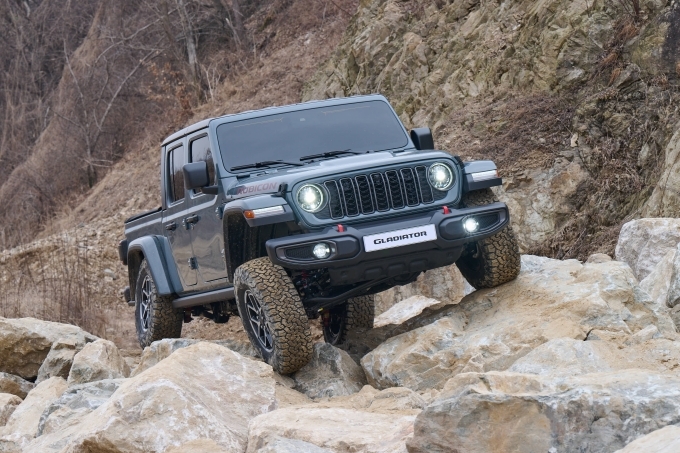 지프 글래디에이터