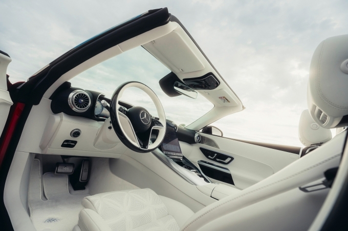 디 올-뉴 메르세데스-마이바흐 SL 인테리어
