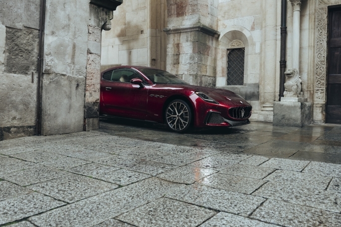 마세라티 이탈리안 고성능 GT 그란투리스모