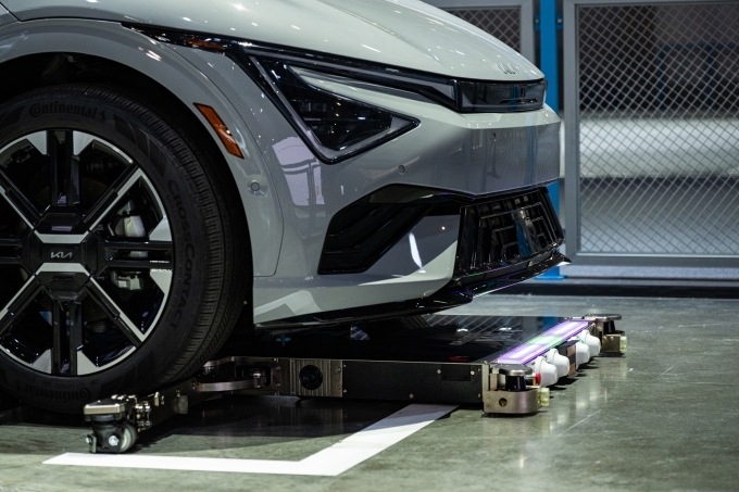 주차 로봇 활용한 EV6 주차 시연