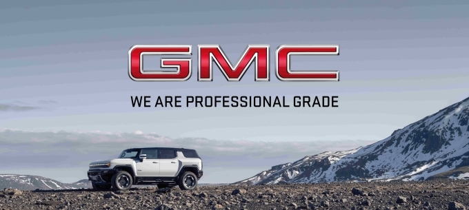 GMC 허머 EV 와 브랜드 로고 이미지